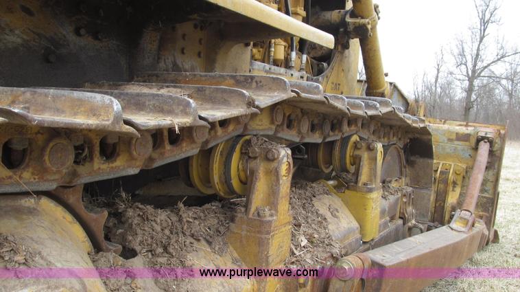 image for item G2333 1969 Caterpillar D7E dozer