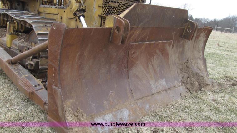 image for item G2333 1969 Caterpillar D7E dozer