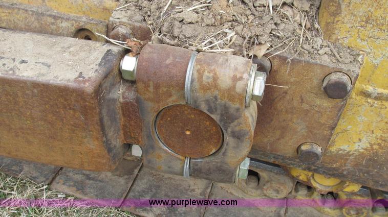 image for item G2333 1969 Caterpillar D7E dozer