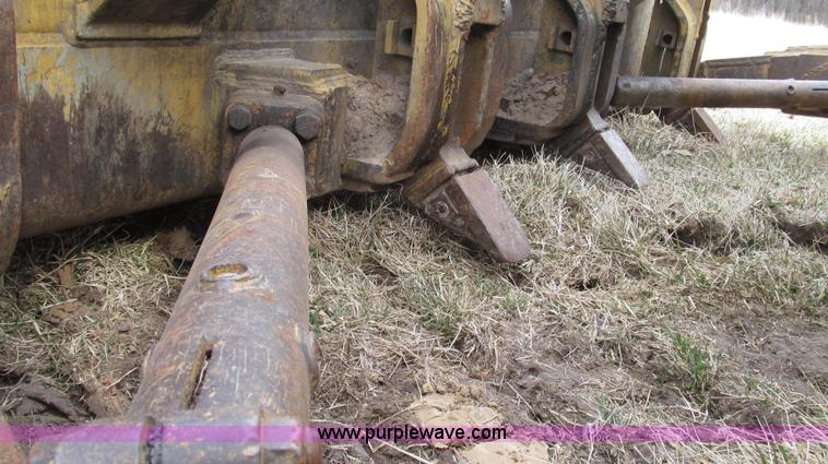 image for item G2333 1969 Caterpillar D7E dozer