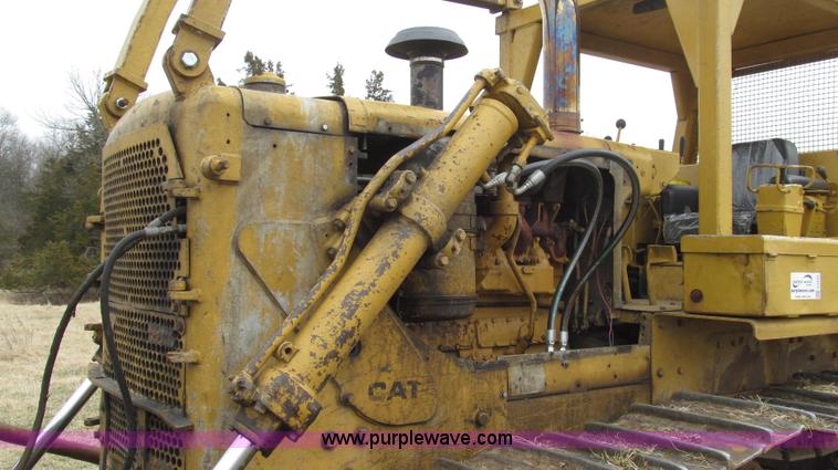 image for item G2333 1969 Caterpillar D7E dozer