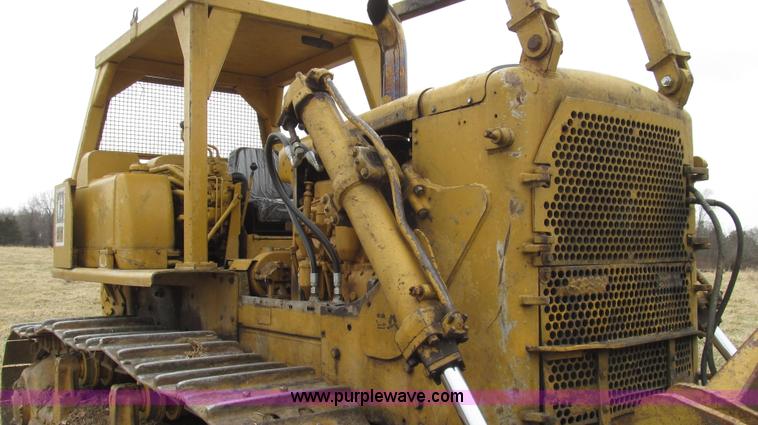 image for item G2333 1969 Caterpillar D7E dozer