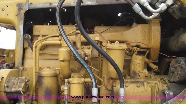 image for item G2333 1969 Caterpillar D7E dozer