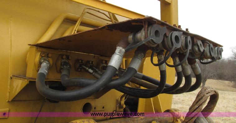 image for item G2333 1969 Caterpillar D7E dozer