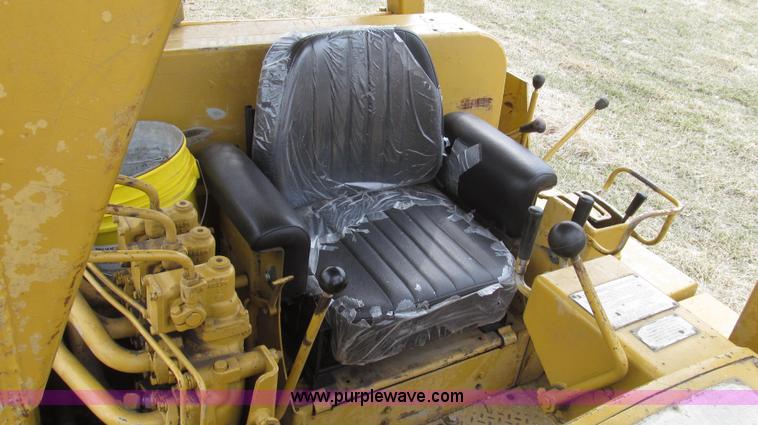 image for item G2333 1969 Caterpillar D7E dozer