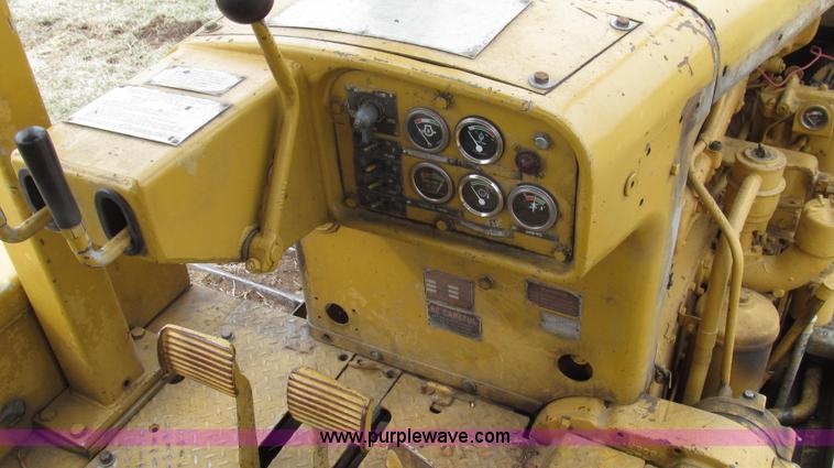 image for item G2333 1969 Caterpillar D7E dozer