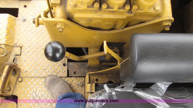 image for item G2333 1969 Caterpillar D7E dozer