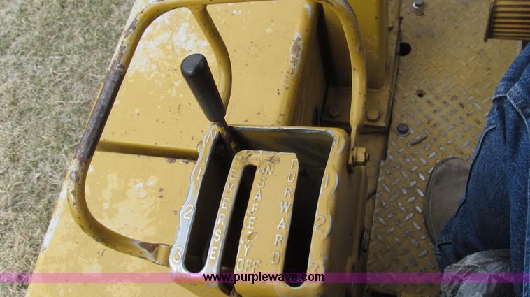 image for item G2333 1969 Caterpillar D7E dozer
