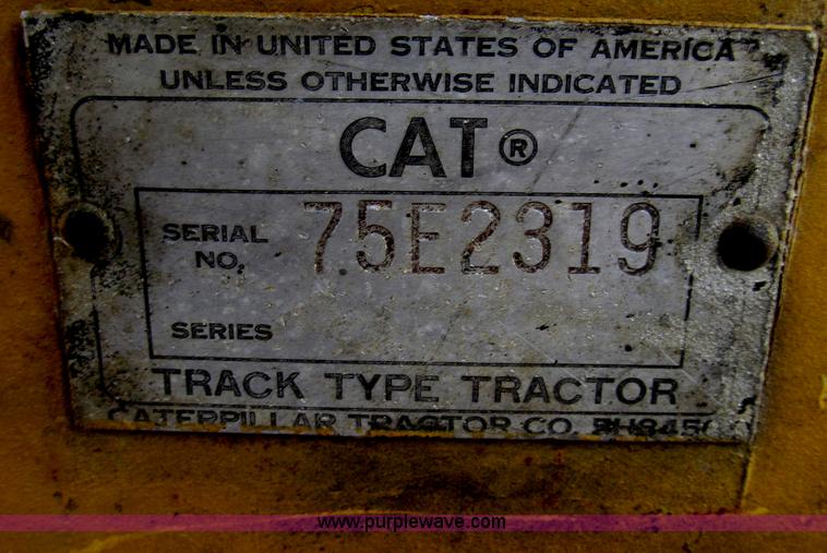 image for item G2333 1969 Caterpillar D7E dozer