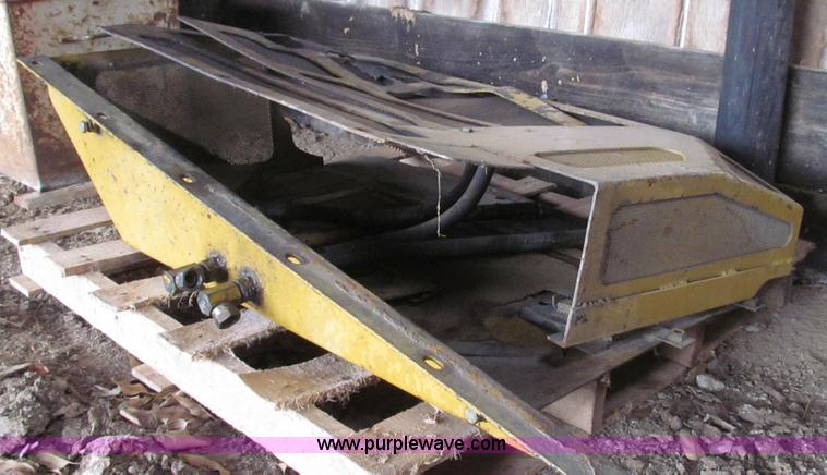 image for item G2333 1969 Caterpillar D7E dozer