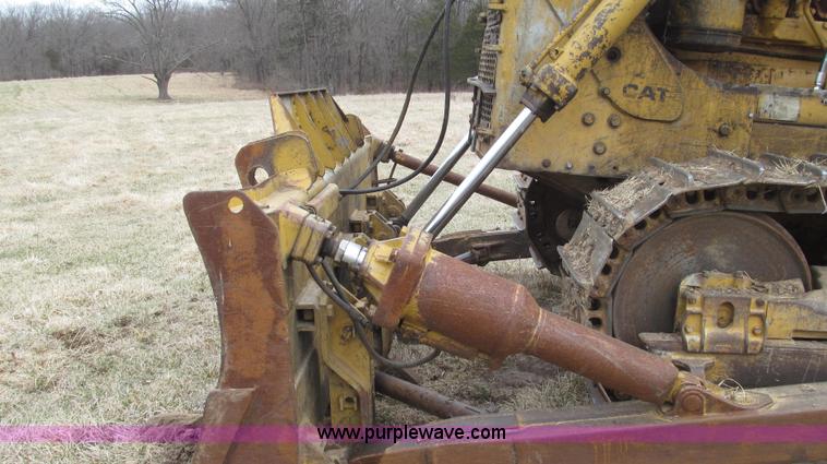 image for item G2333 1969 Caterpillar D7E dozer