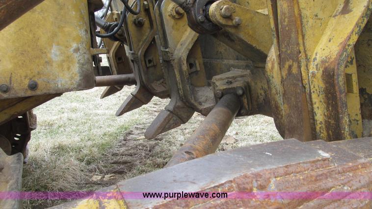 image for item G2333 1969 Caterpillar D7E dozer