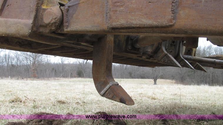 image for item G2333 1969 Caterpillar D7E dozer