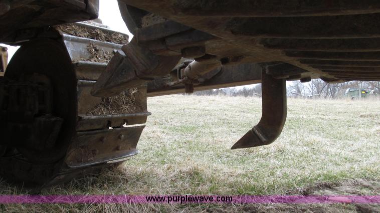 image for item G2333 1969 Caterpillar D7E dozer