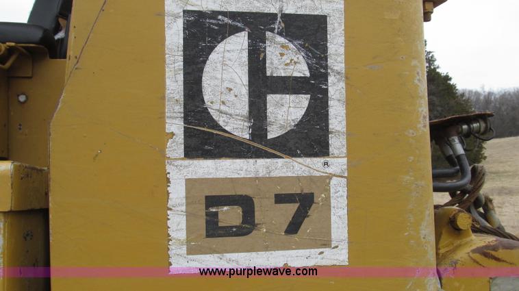 image for item G2333 1969 Caterpillar D7E dozer
