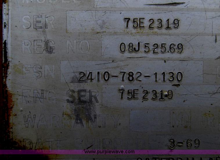 image for item G2333 1969 Caterpillar D7E dozer