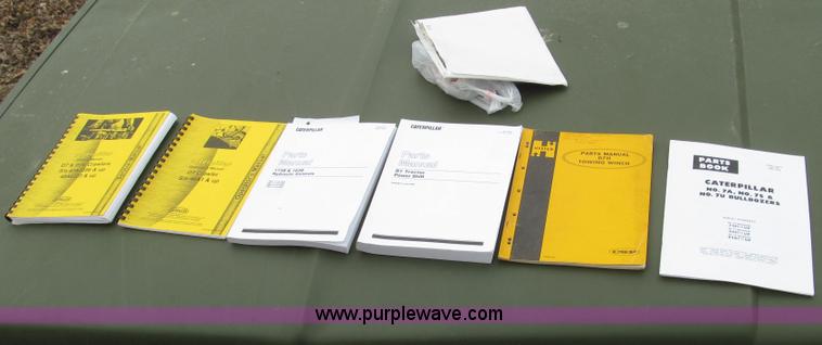 image for item G2333 1969 Caterpillar D7E dozer