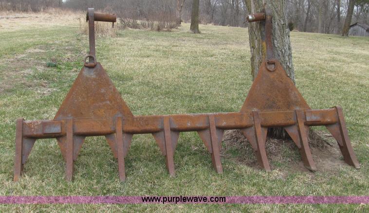 image for item G2333 1969 Caterpillar D7E dozer