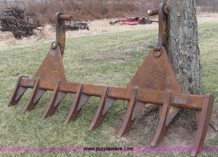 image for item G2333 1969 Caterpillar D7E dozer