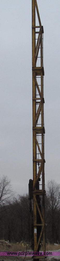 image for item G2336 Link Belt M70 diesel powered pile driver hammer