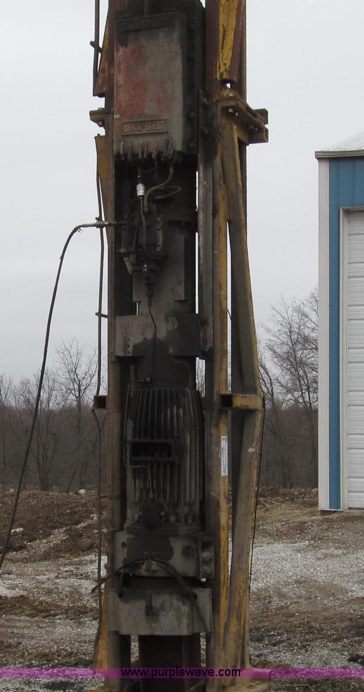 image for item G2336 Link Belt M70 diesel powered pile driver hammer