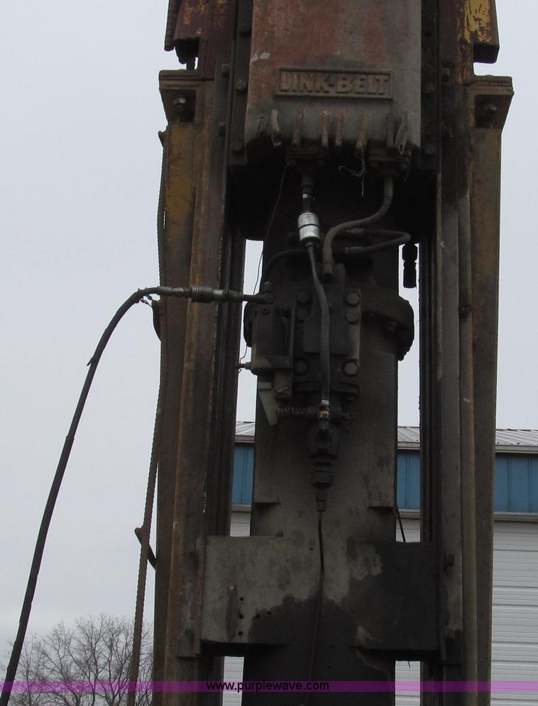 image for item G2336 Link Belt M70 diesel powered pile driver hammer