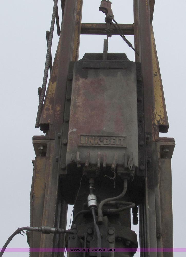 image for item G2336 Link Belt M70 diesel powered pile driver hammer