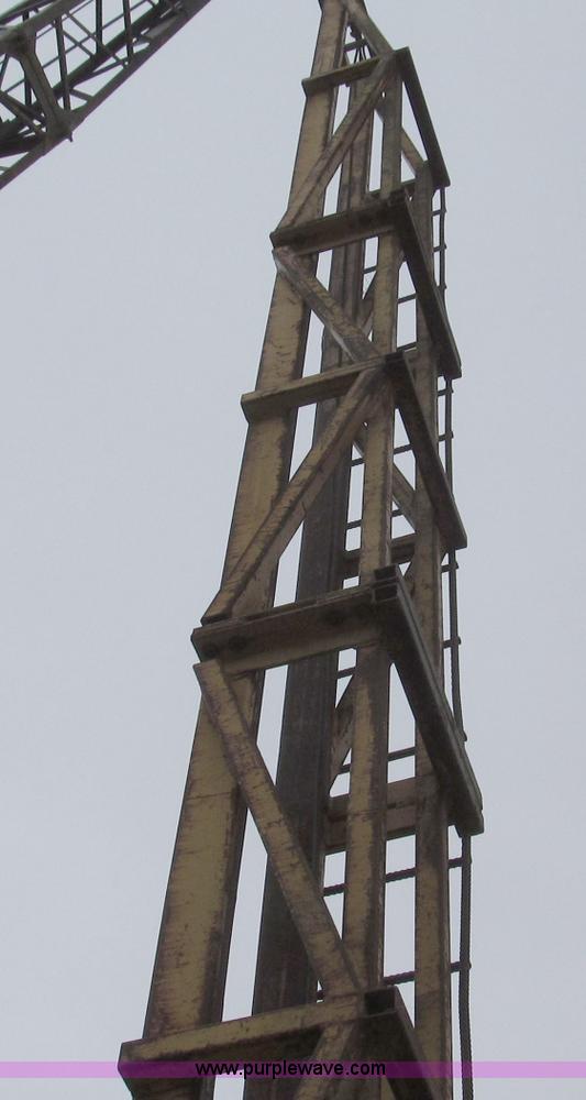 image for item G2336 Link Belt M70 diesel powered pile driver hammer