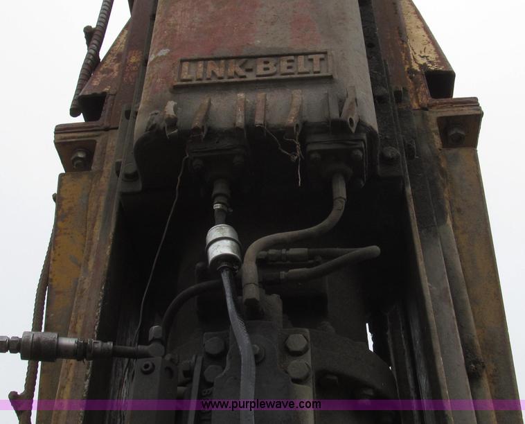 image for item G2336 Link Belt M70 diesel powered pile driver hammer