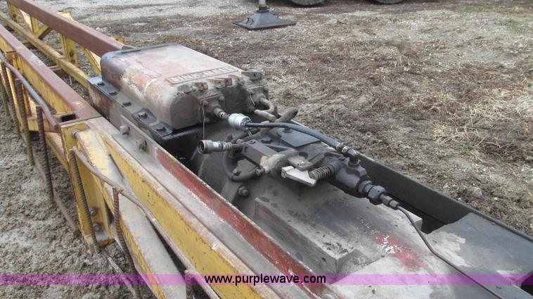 image for item G2336 Link Belt M70 diesel powered pile driver hammer