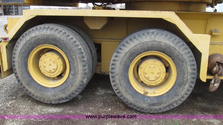 image for item G2337 1988 Link Belt HC-78B wire rope truck crane