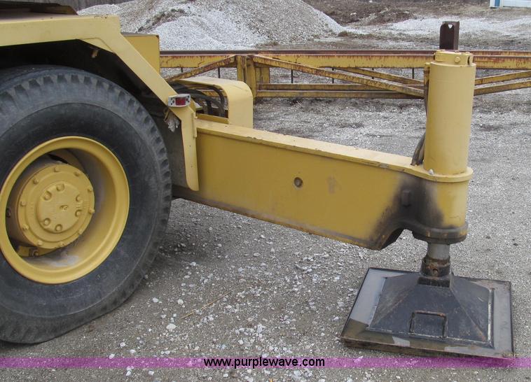 image for item G2337 1988 Link Belt HC-78B wire rope truck crane