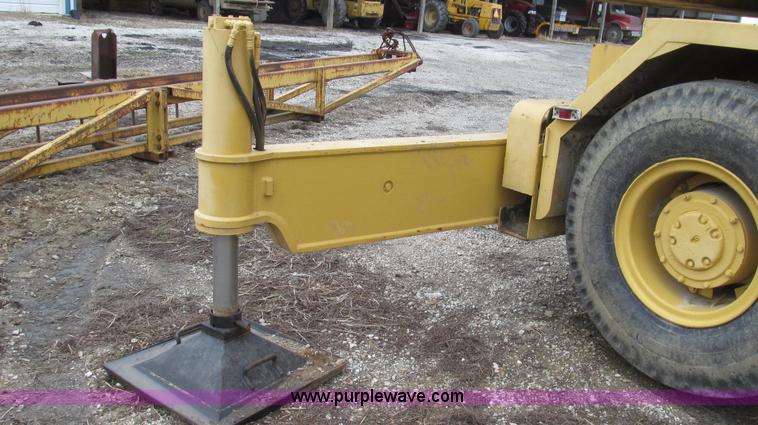 image for item G2337 1988 Link Belt HC-78B wire rope truck crane