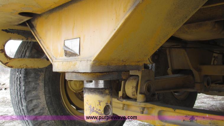 image for item G2337 1988 Link Belt HC-78B wire rope truck crane