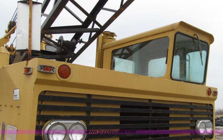 image for item G2337 1988 Link Belt HC-78B wire rope truck crane