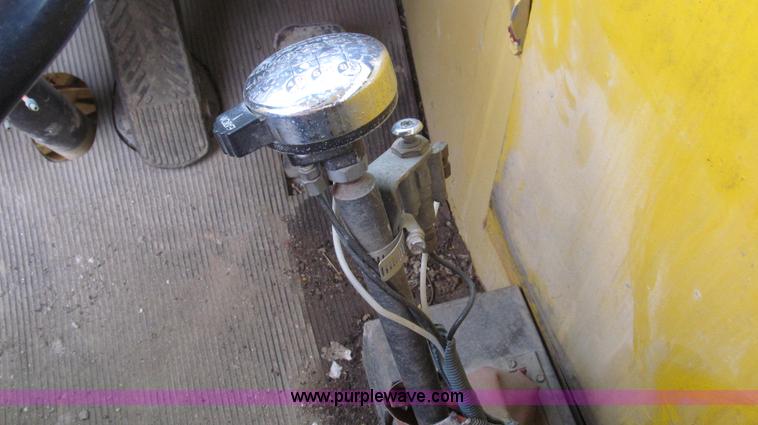 image for item G2337 1988 Link Belt HC-78B wire rope truck crane