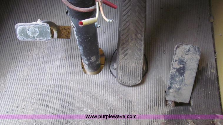 image for item G2337 1988 Link Belt HC-78B wire rope truck crane