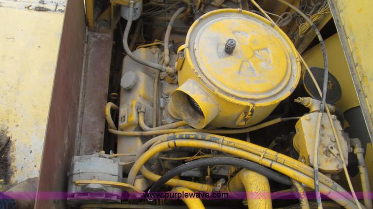 image for item G2337 1988 Link Belt HC-78B wire rope truck crane