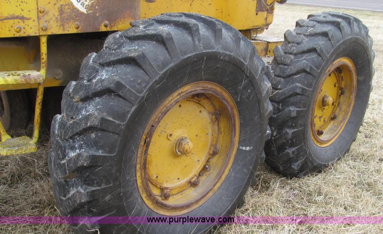 image for item G2338 1969 Caterpillar 112F motor grader