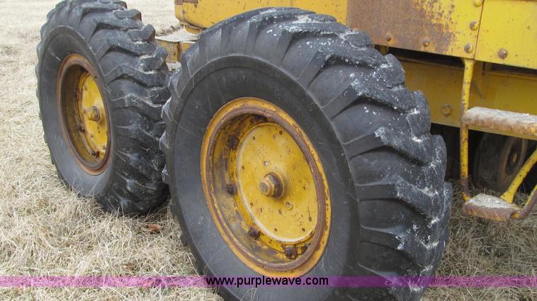 image for item G2338 1969 Caterpillar 112F motor grader