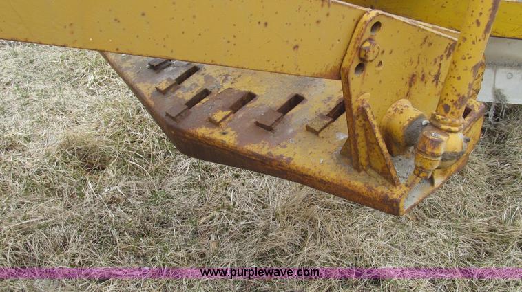 image for item G2338 1969 Caterpillar 112F motor grader