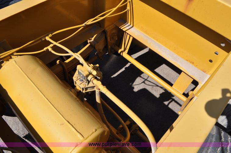 image for item G6442 1987 Midland belly dump trailer