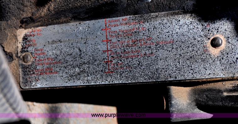 image for item G6445 2002 International 9100i semi truck