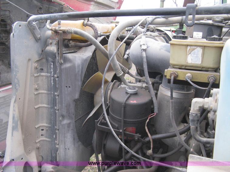 image for item G8466 1990 Ford F700 service truck