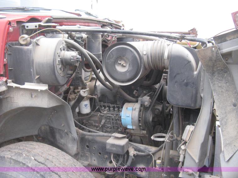 image for item G8466 1990 Ford F700 service truck