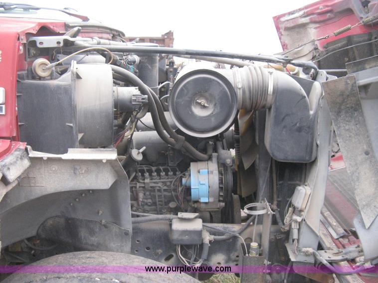 image for item G8466 1990 Ford F700 service truck