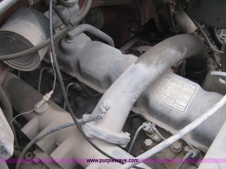 image for item G8466 1990 Ford F700 service truck