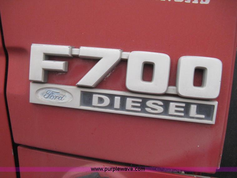 image for item G8466 1990 Ford F700 service truck