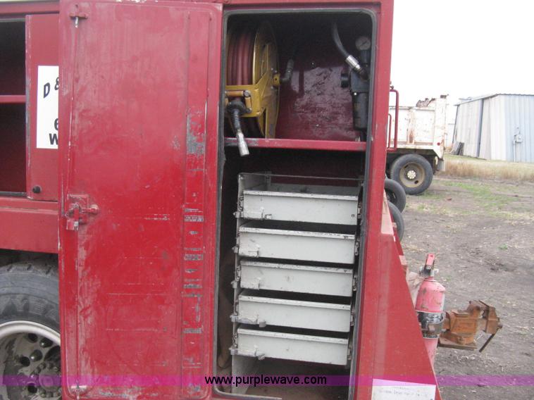 image for item G8466 1990 Ford F700 service truck