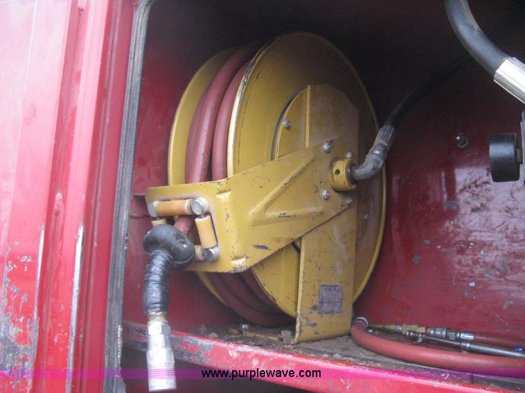 image for item G8466 1990 Ford F700 service truck